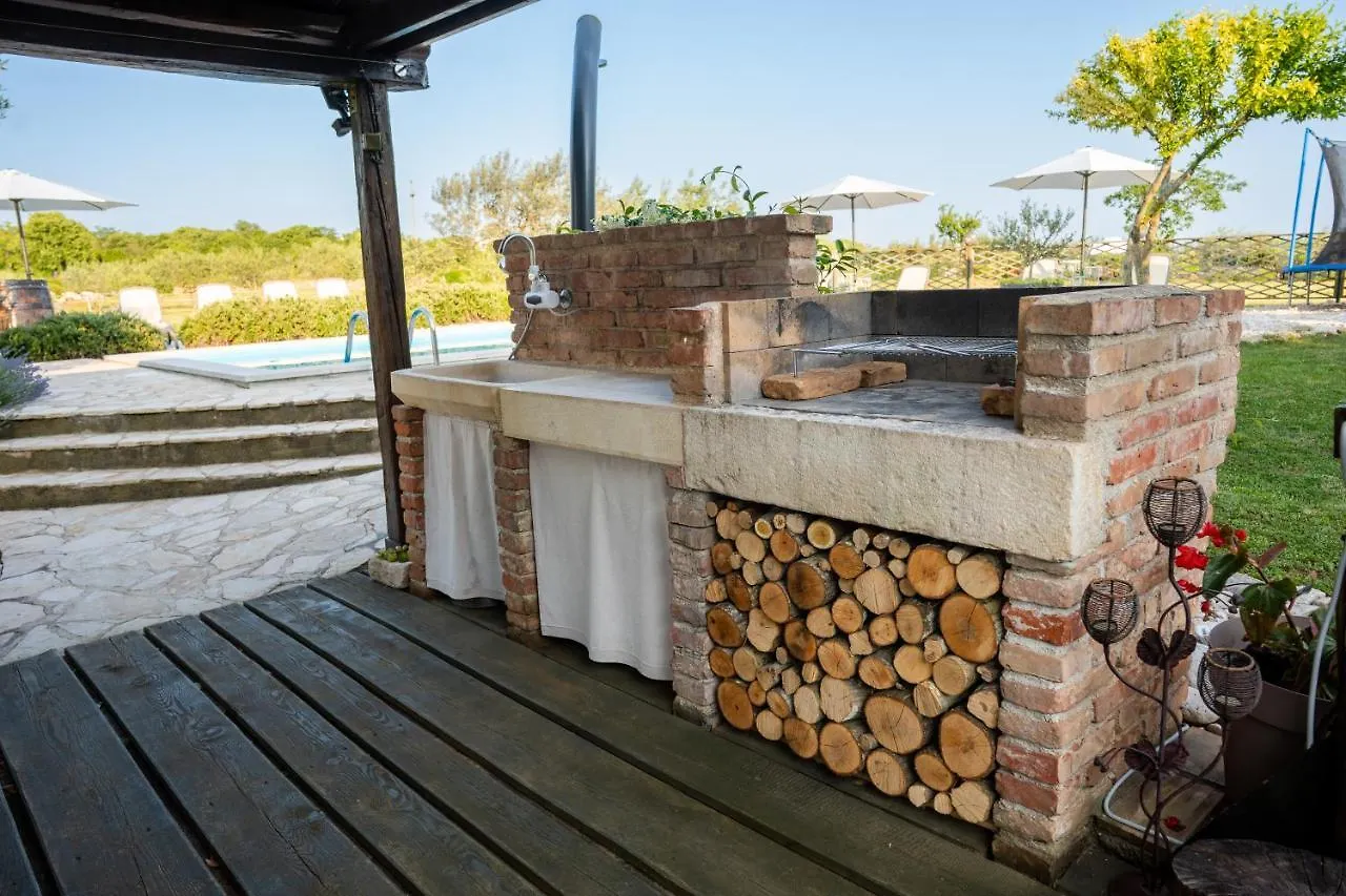 Lavanda Apartments & Room Sveti Lovreč Pazenatički Kroatien