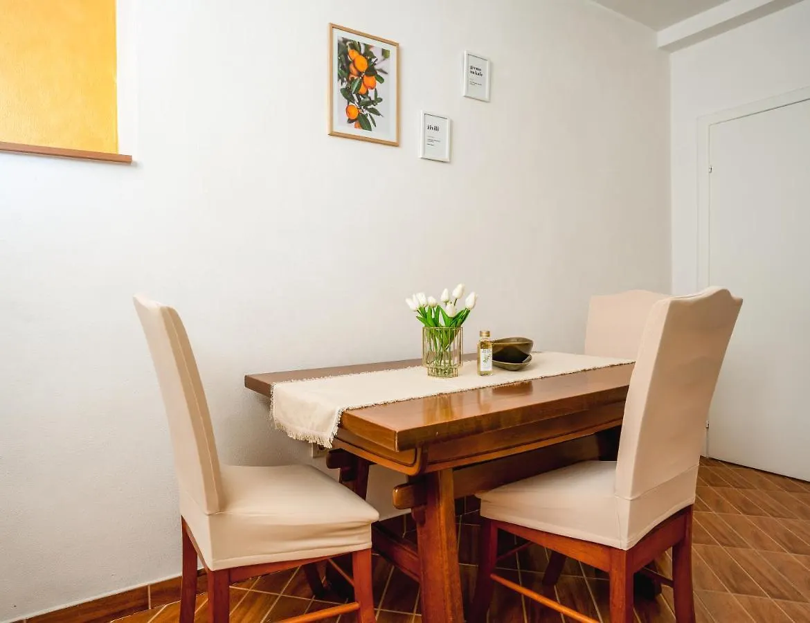Lavanda Apartments & Room Sveti Lovreč Pazenatički Kroatien